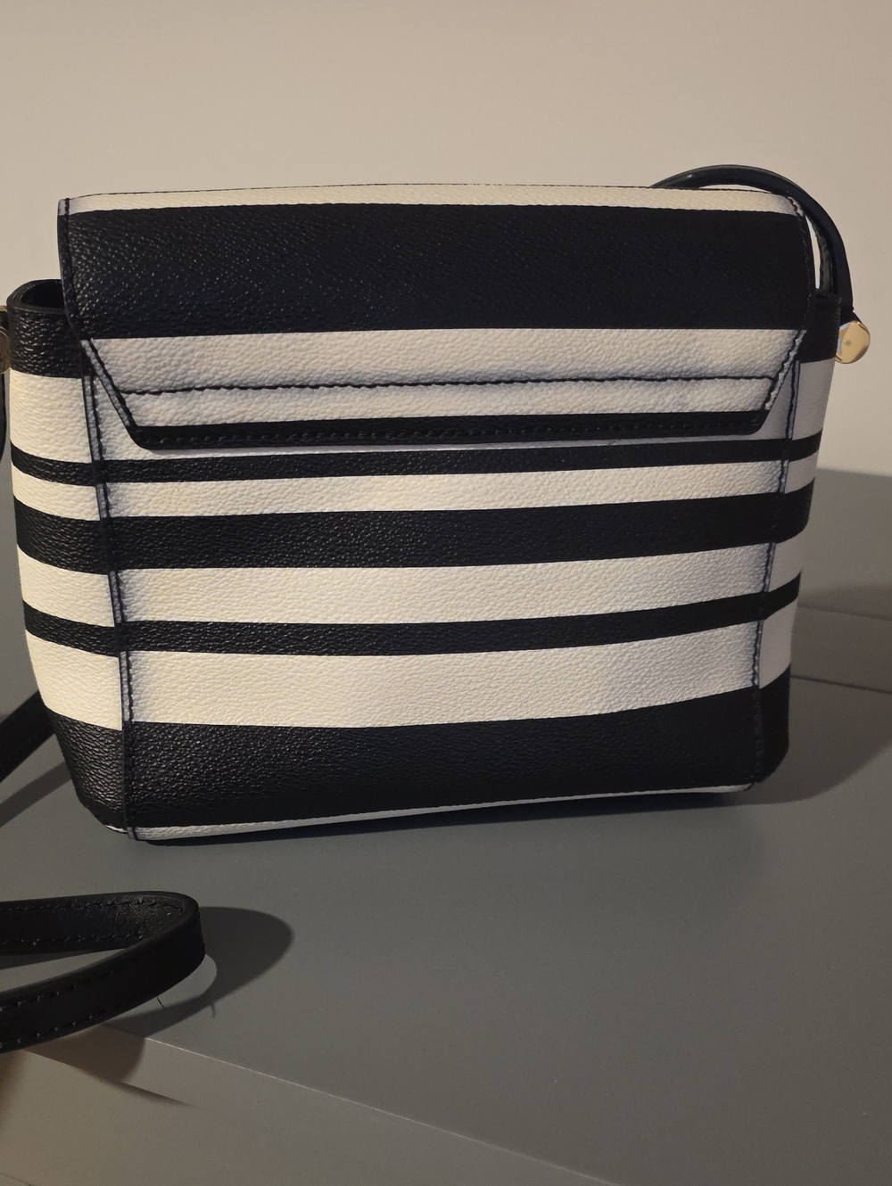 KATE SPADE NEW YORK Arbour Hill Avva Crossbody Bag - Picture 8 of 12